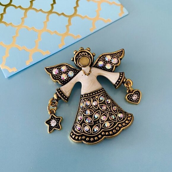 Kenneth Cole KC Angel Brooch Goldtone Pin - Picture 1 of 3